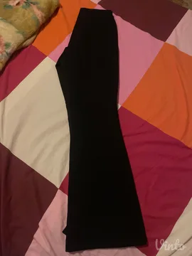 crne pantalone