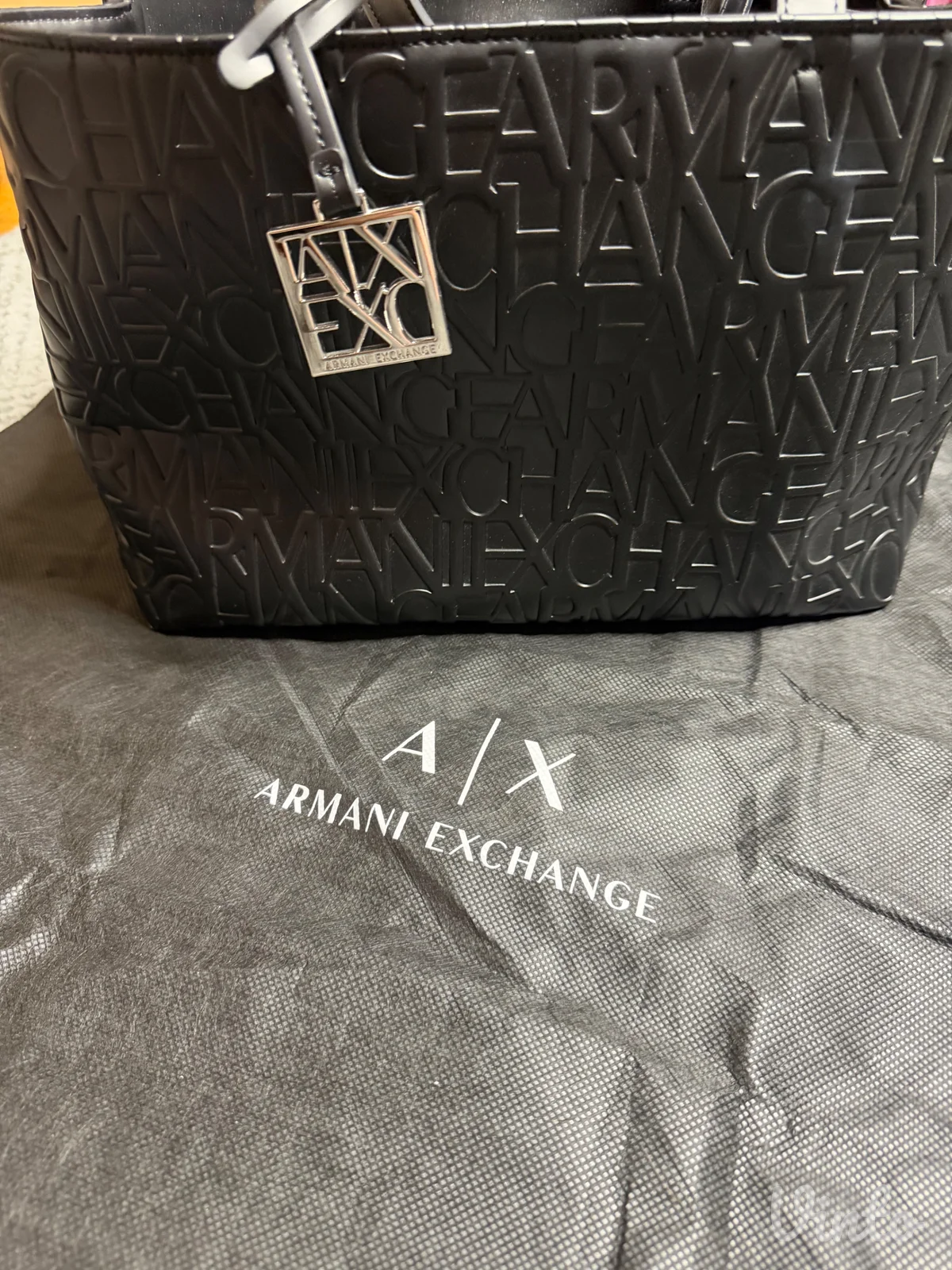 Armani exchange crna torba