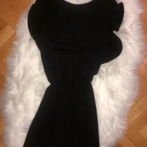 Crna haljina