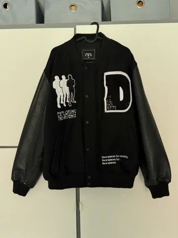 ZARA Men Combination Patches Bomber Jacket (Veličina S/M) - RETKO