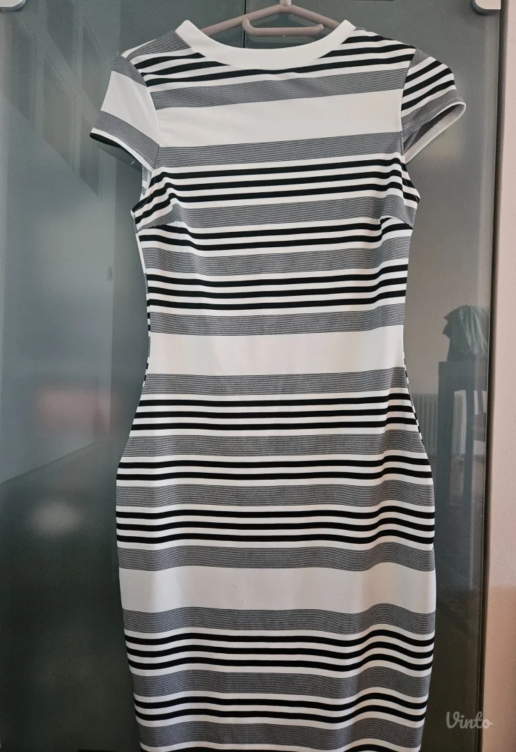 Crno-bela haljina River Island