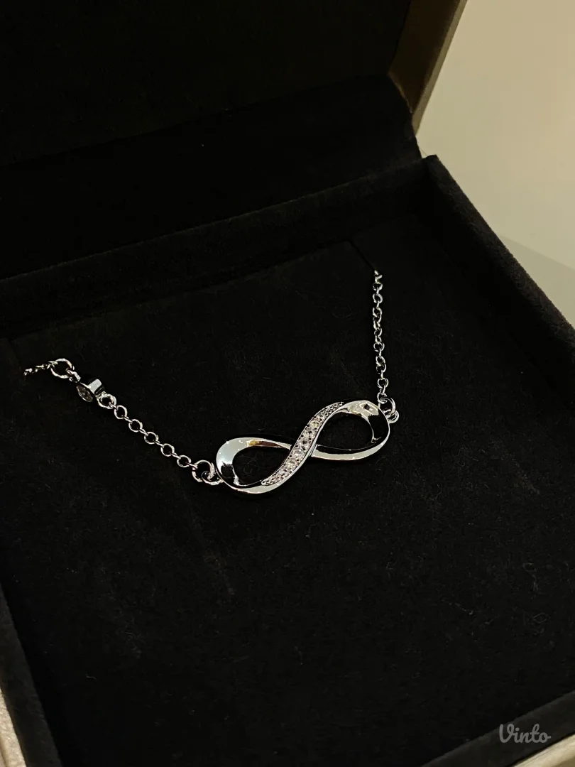 Srebrna narukvica Waren James