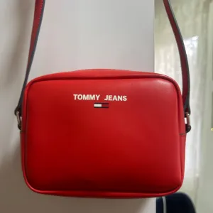 Tommy jeans-Crvena torbica