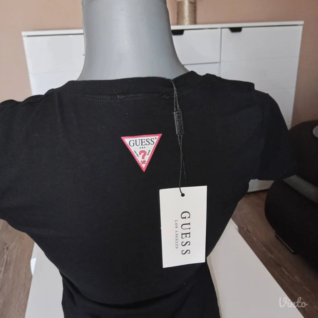 Guess majica vel. S NOVA