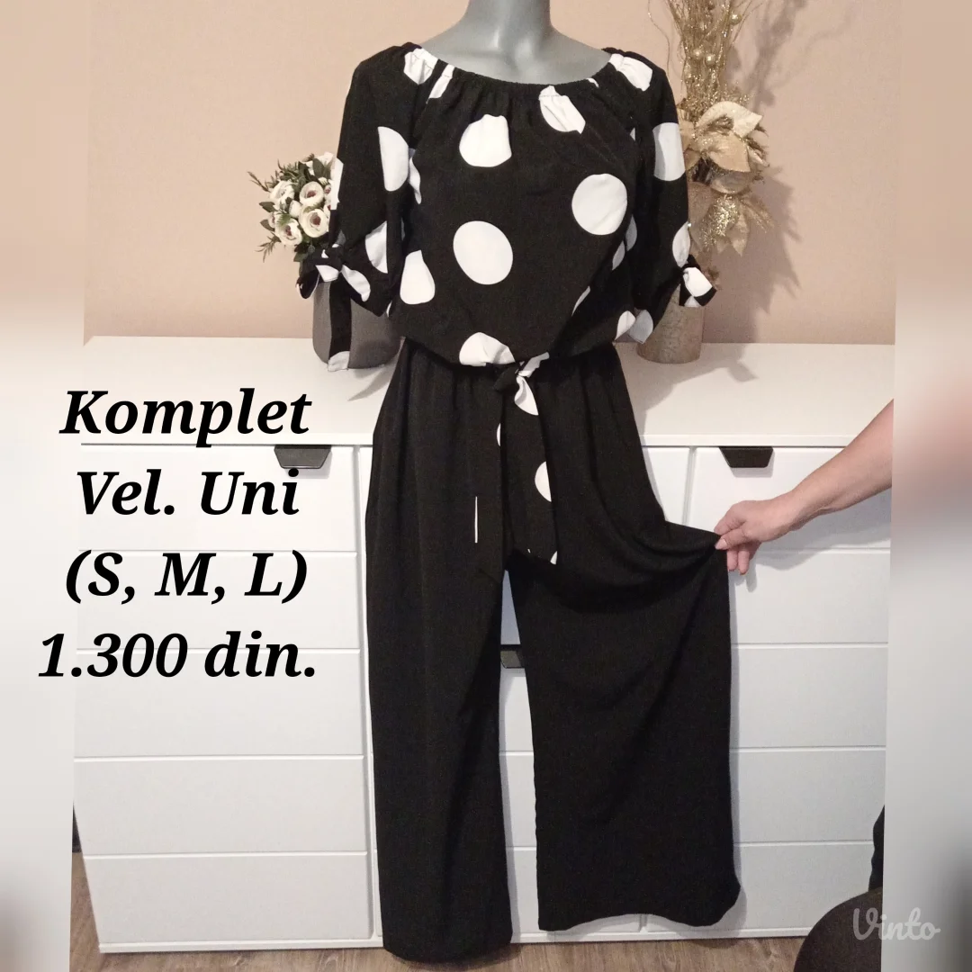 Ženski komplet pantalone i majica