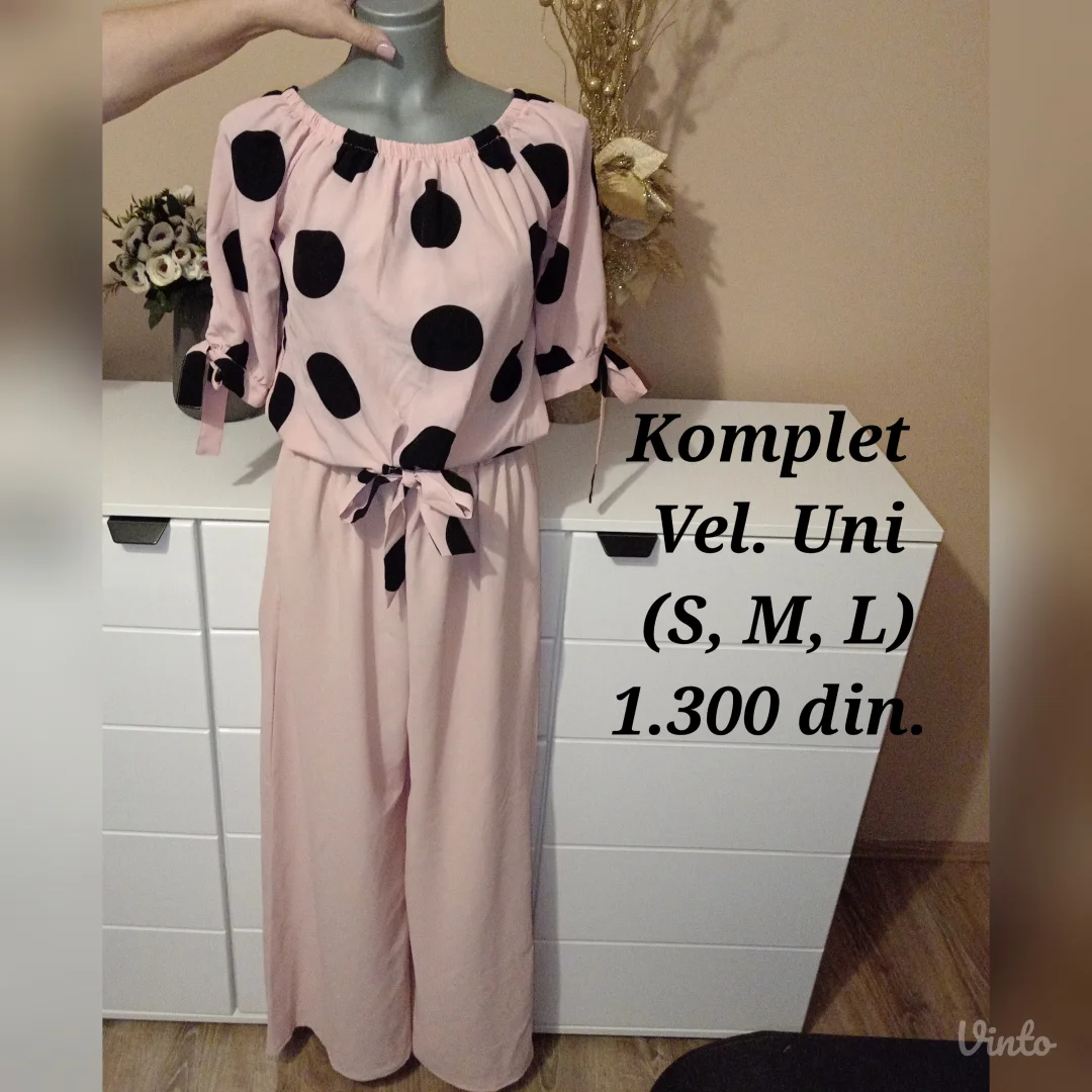 Ženski komplet pantalone i majica