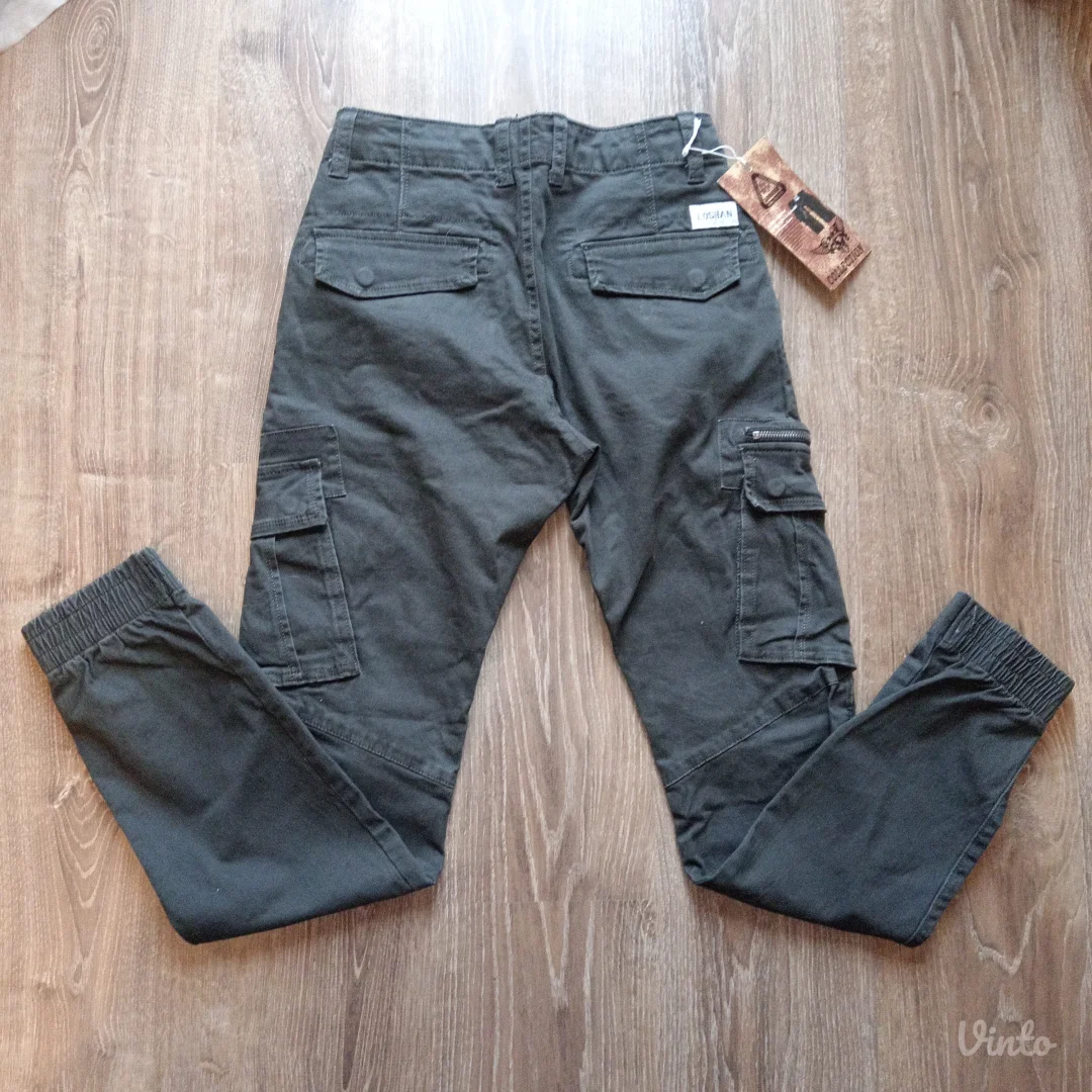 Muške pantalone vel. 28