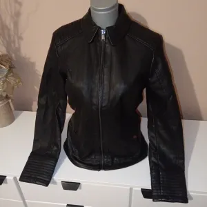 Jakna ženska vel. S