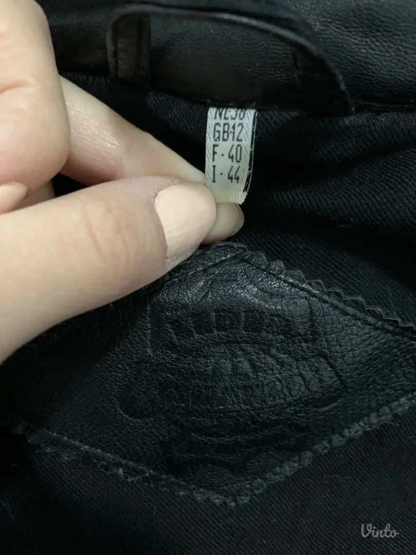 Ženska jakna od jagnjeće kože