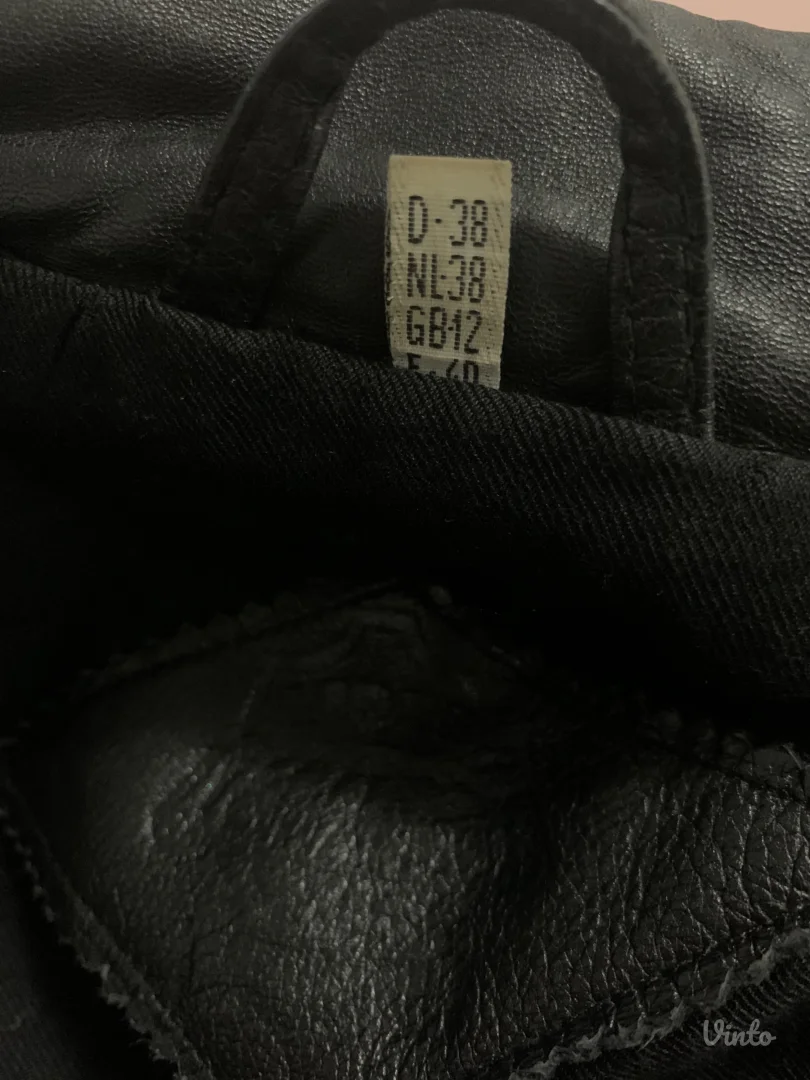 Ženska jakna od jagnjeće kože