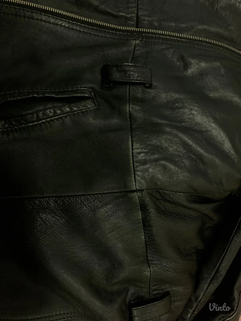 Ženska jakna od jagnjeće kože