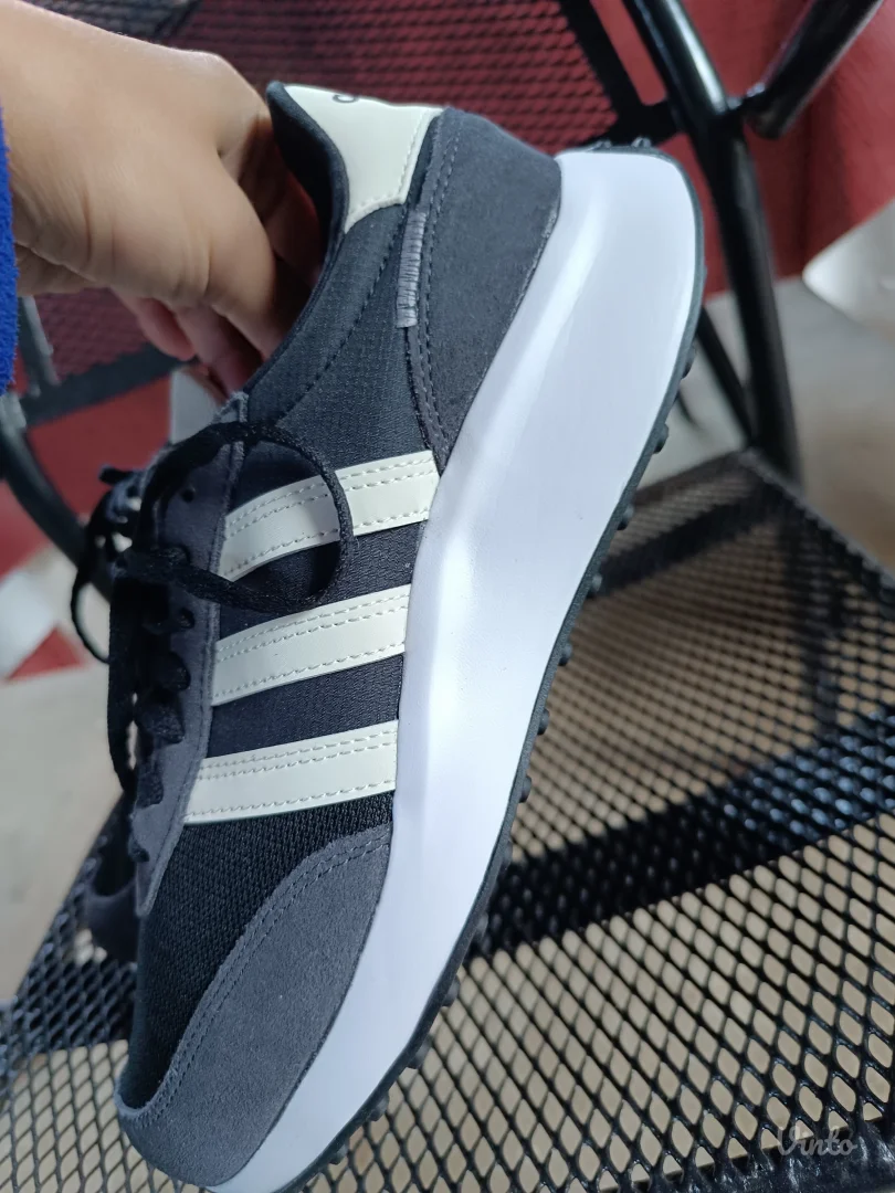 Adidas patike original/ Nove