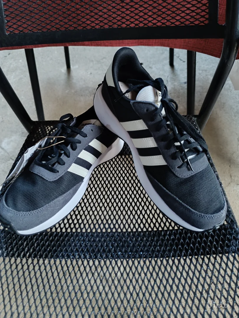 Adidas patike original/ Nove