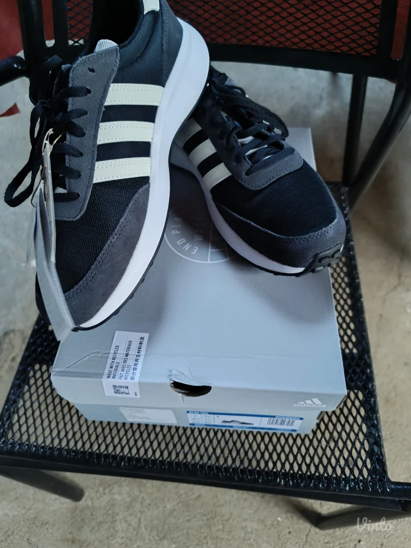 Adidas patike original/ Nove