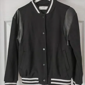 RESERVED koledzica za decake