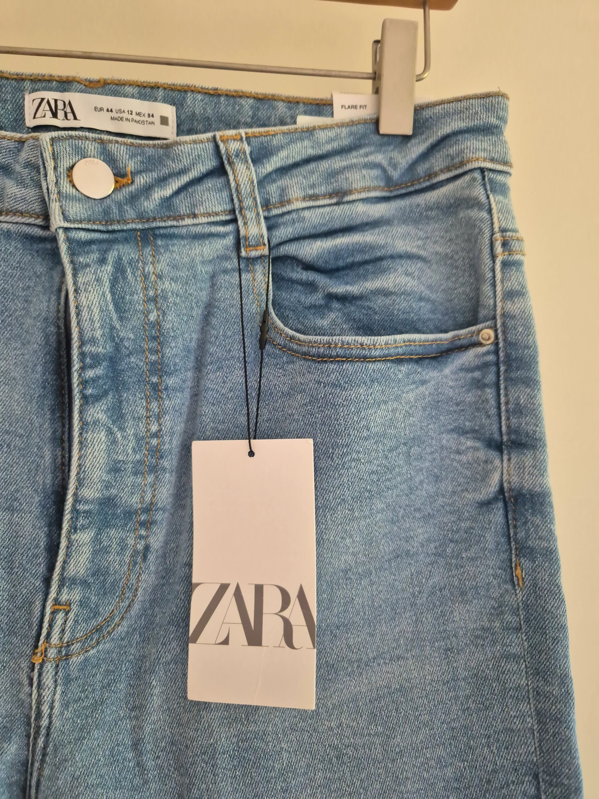 Zara Flare Fit Jeans | 44