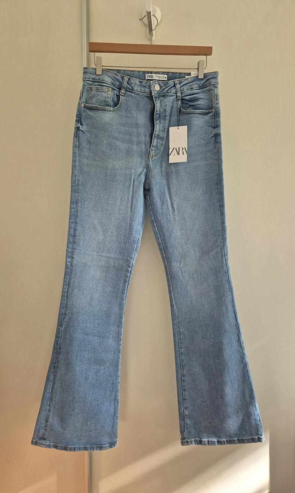 Zara Flare Fit Jeans | 44