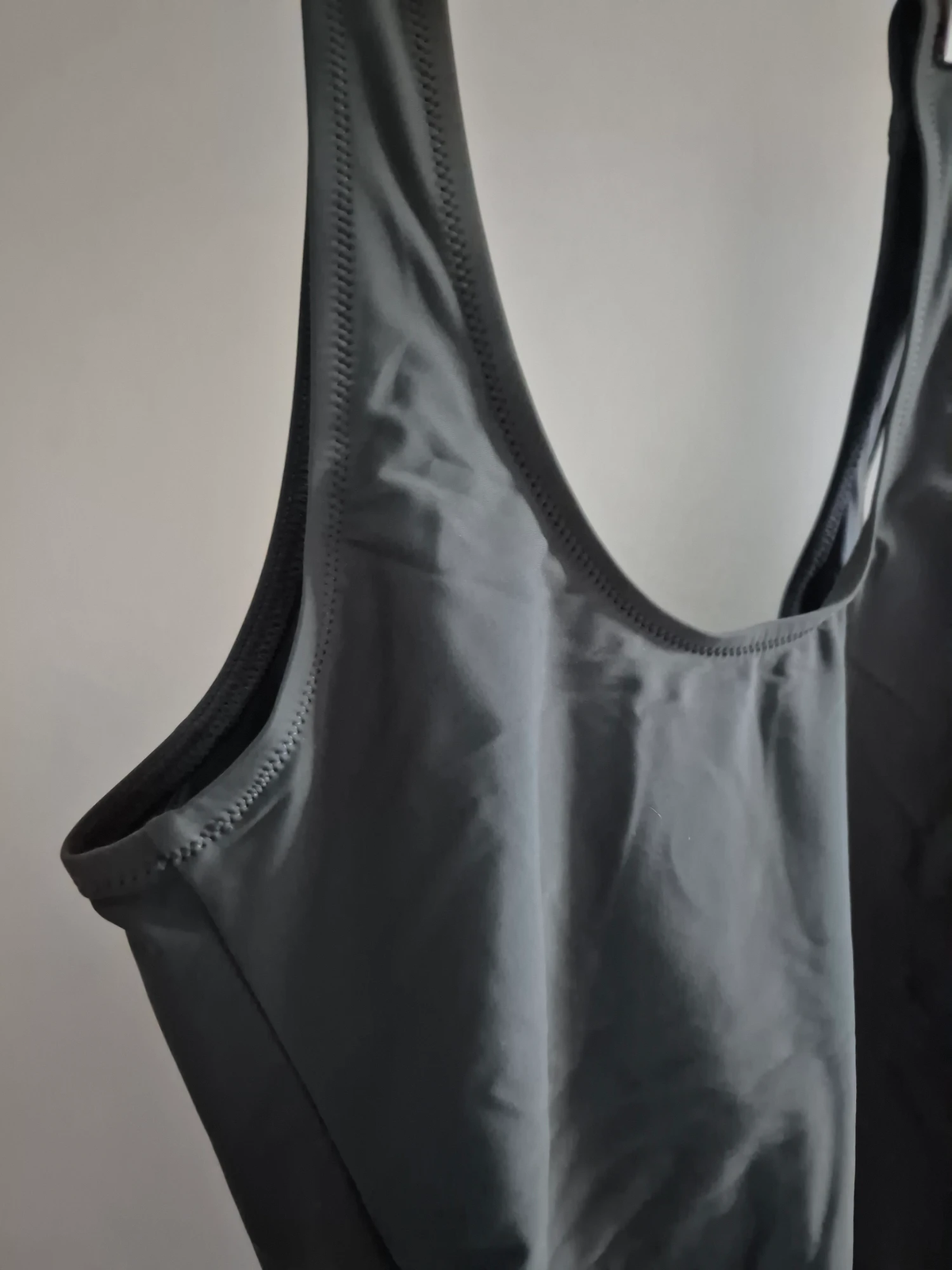H&M Firm Shape maslinasti kupaći kostim | L