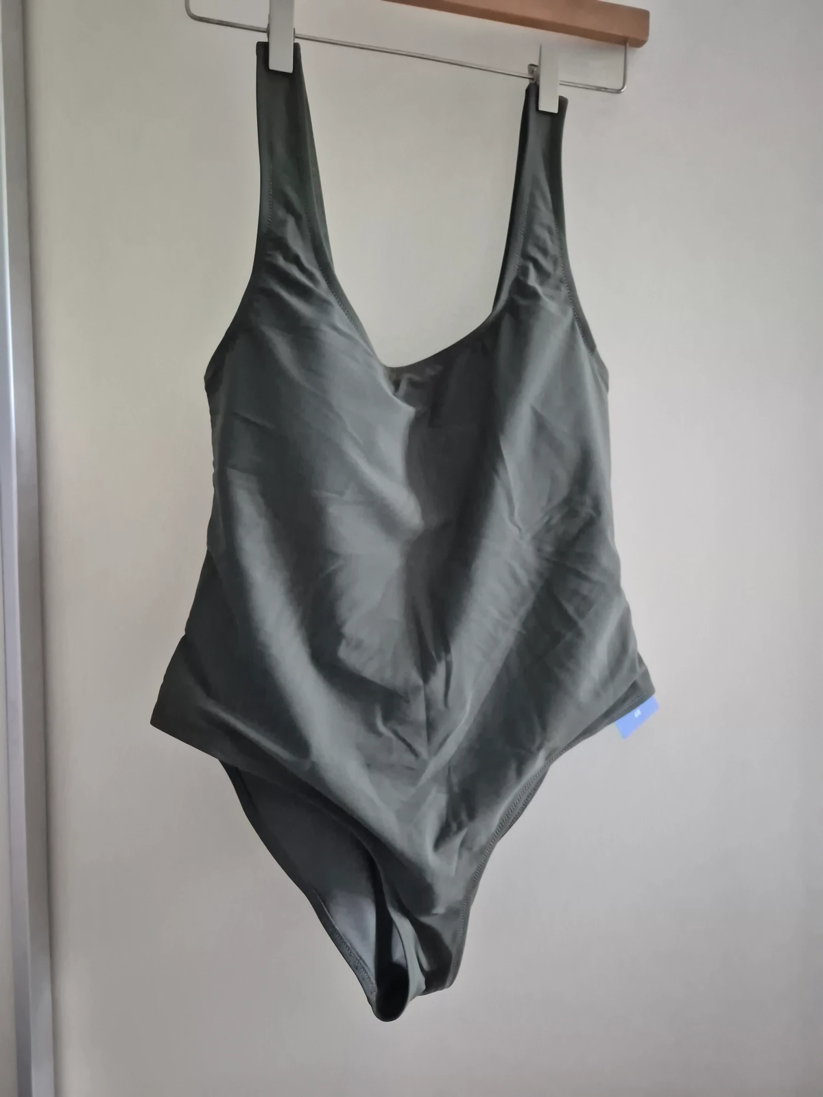 H&M Firm Shape maslinasti kupaći kostim | L