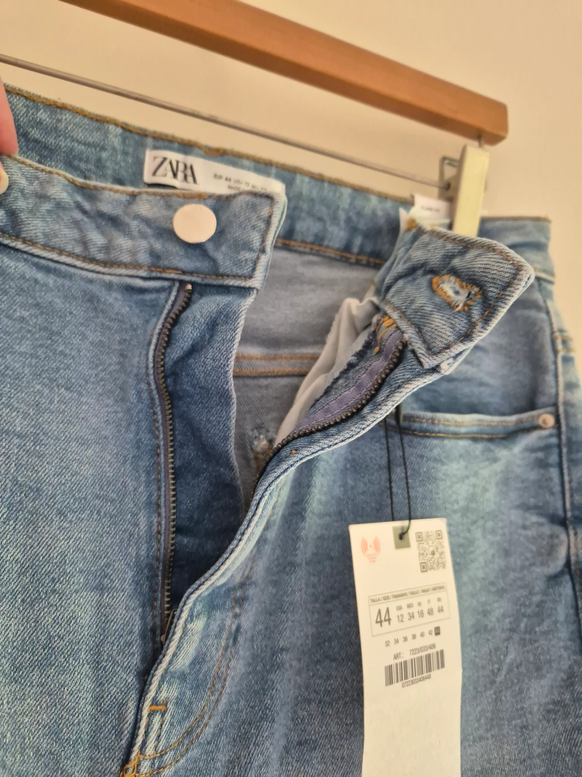 Zara Flare Fit Jeans | 44