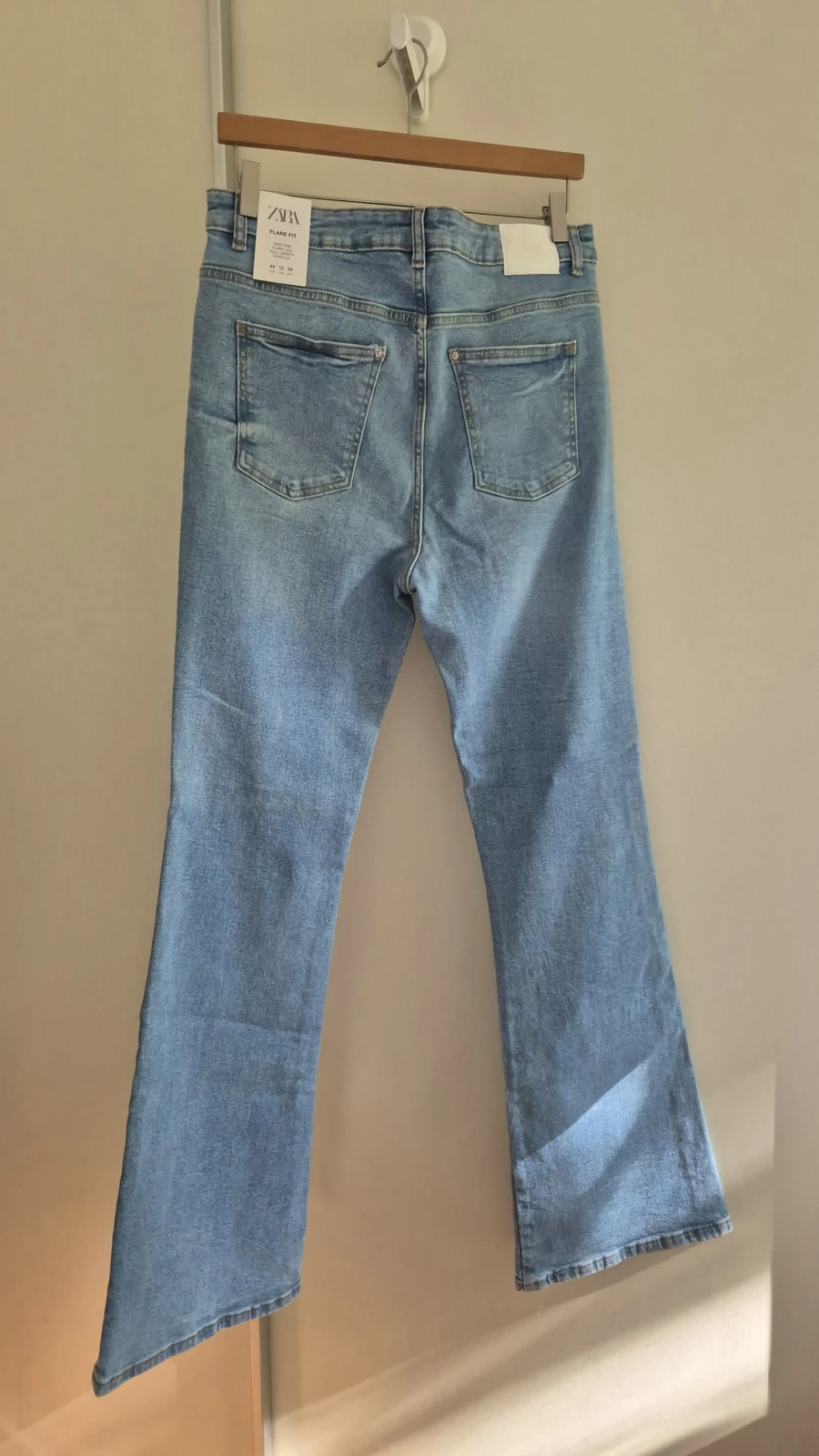 Zara Flare Fit Jeans | 44