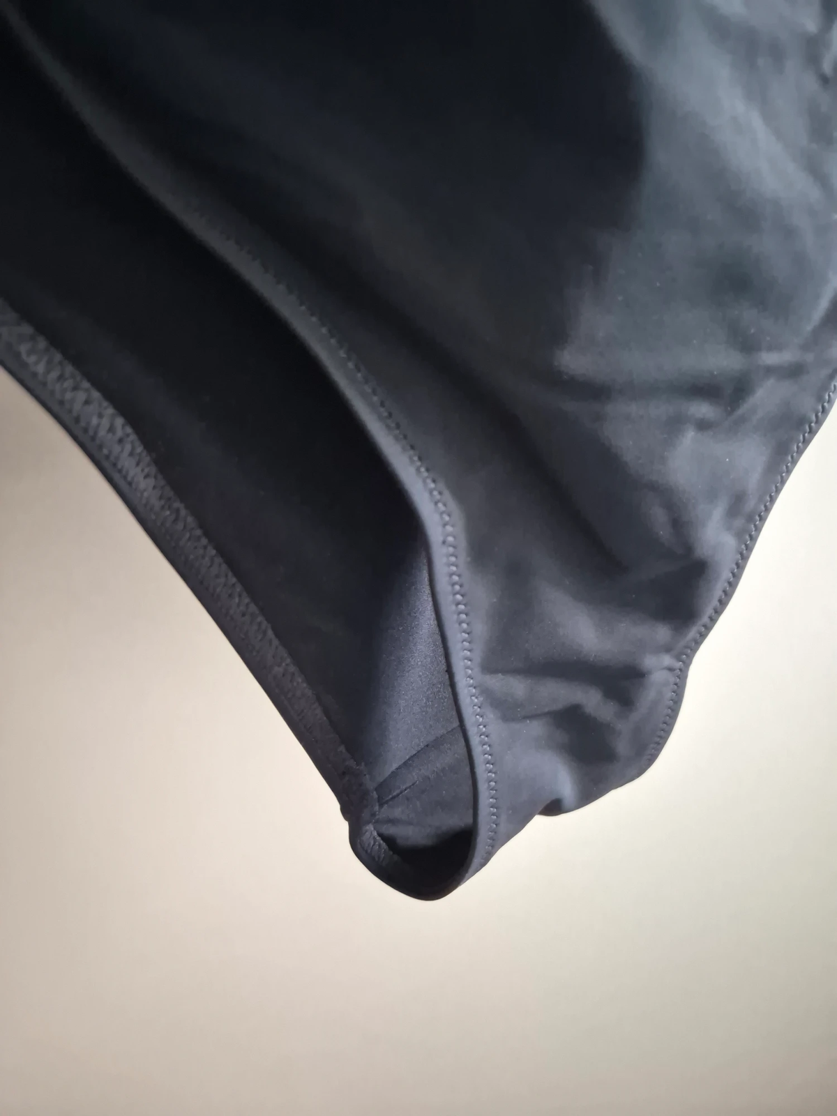 H&M Firm Shape crni kupaći kostim | L