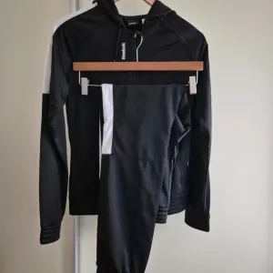 Reebok komplet trenerka | S