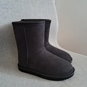 Elly Shoes Vodootporne Čizmice 36