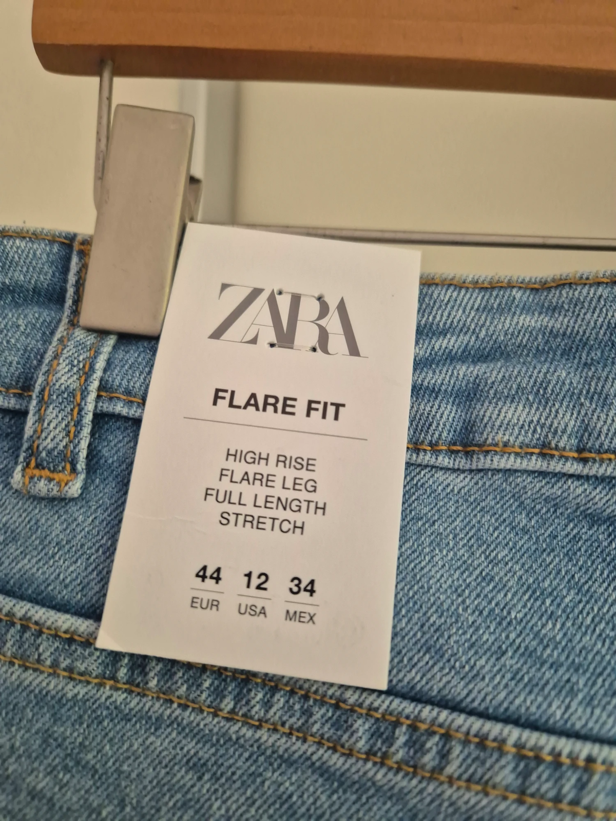 Zara Flare Fit Jeans | 44