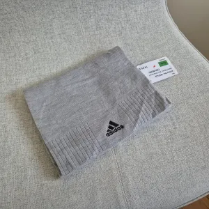 aidas Performance šal | UNI