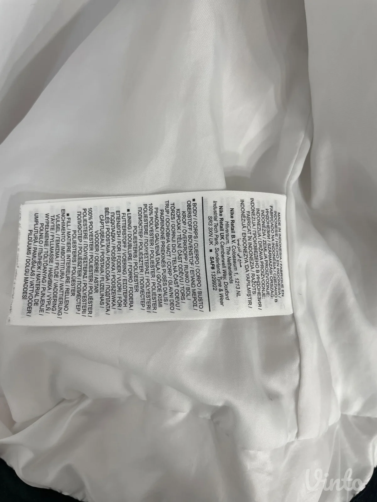 Nike bela jakna-original dobro očuvana