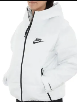 Nike bela jakna-original kao nova