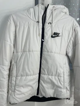 Nike bela jakna-original dobro očuvana