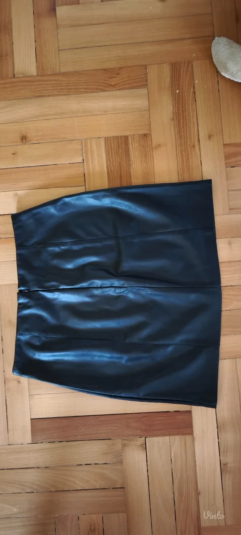 Amisu suknjica veličina 38