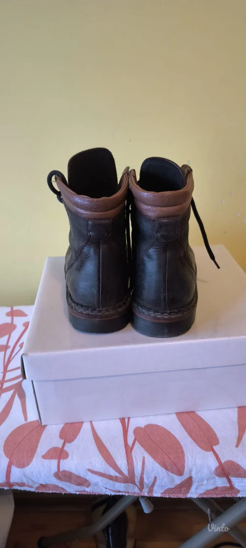 Roller kožne cipele broj 37