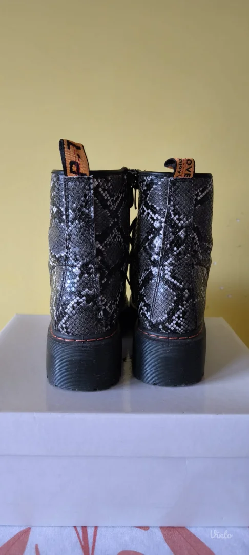 Opossit cizmice velicina 37