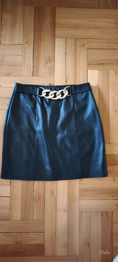 Amisu suknjica veličina 38