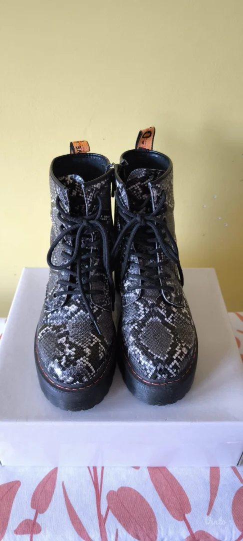 Opossit cizmice velicina 37