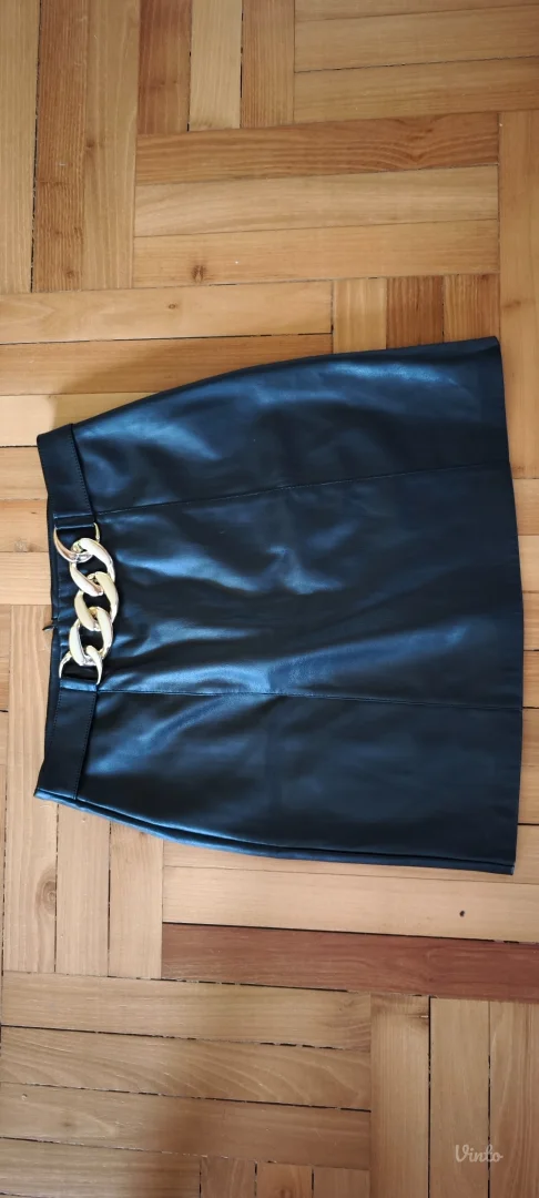 Amisu suknjica veličina 38