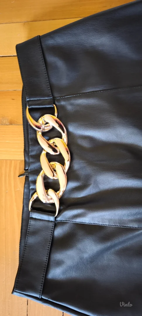 Amisu suknjica veličina 38