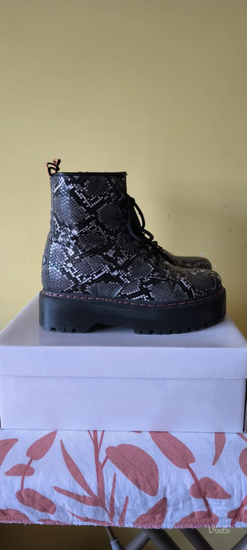 Opossit cizmice velicina 37