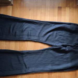 H&M pantalone veličina 40