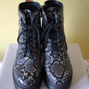 Opossit cizmice velicina 37