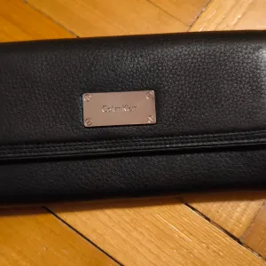 CALVIN KLEIN ŽENSKI NOVČANIK