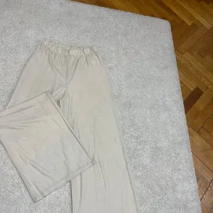 Zenske pantalone