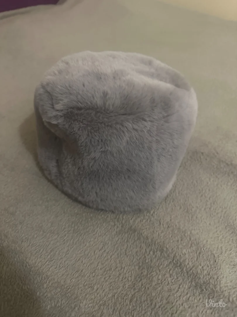 Siva šubara za glavu