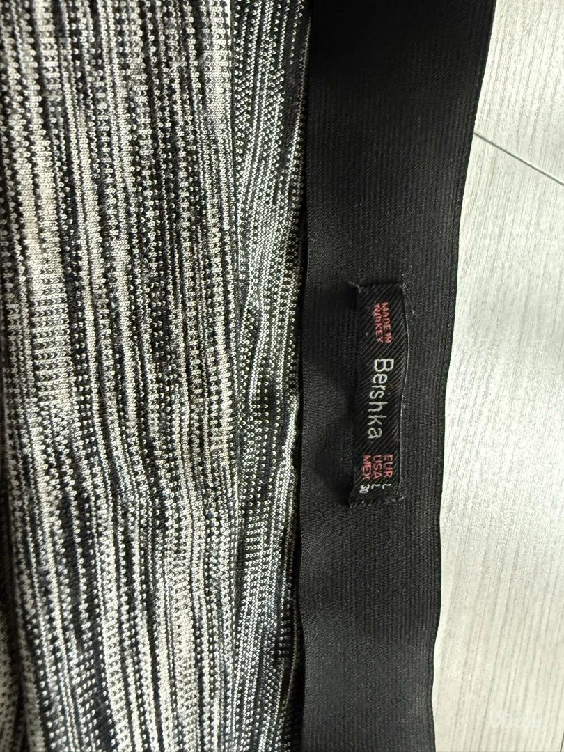 Bershka suknja