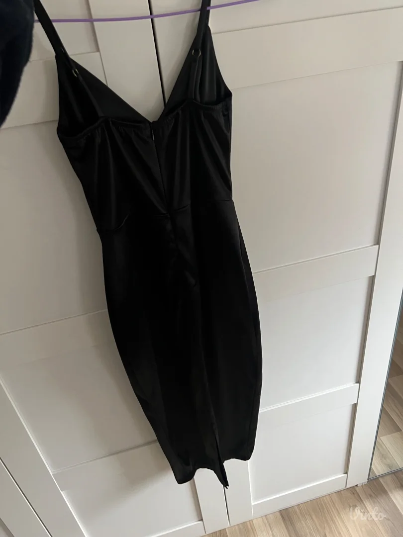 Crna “Blondy” satneska haljina