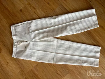 NOVE ZARA PANTALONE SA ETIKETOM U VELIČINI M i L