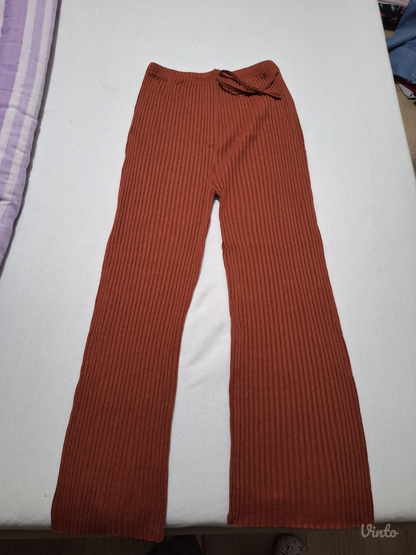 Zenske pantalone po 500